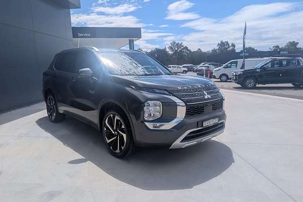 2025 Mitsubishi Outlander PHEV Exceed ZM