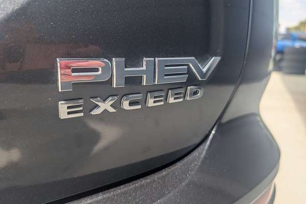 2025 Mitsubishi Outlander PHEV Exceed ZM