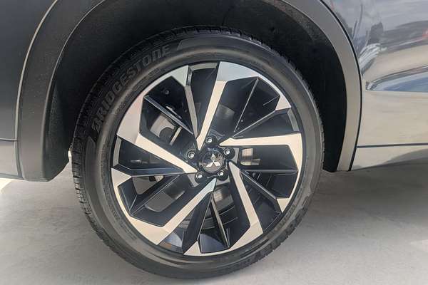 2025 Mitsubishi Outlander PHEV Exceed ZM