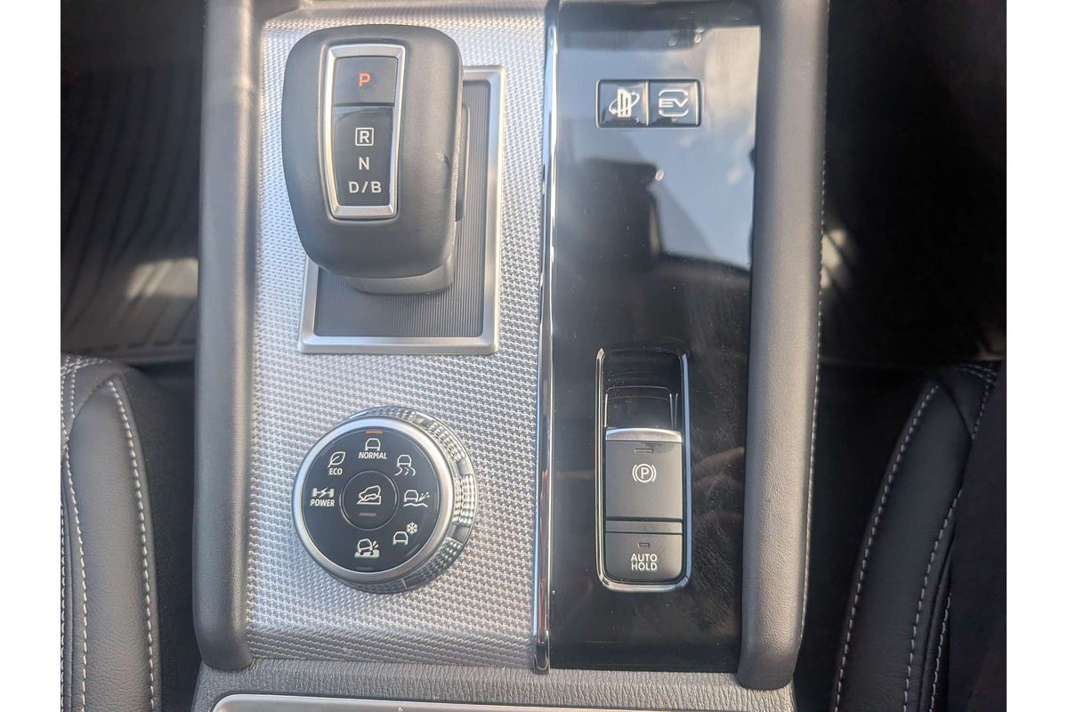 2025 Mitsubishi Outlander PHEV Exceed ZM