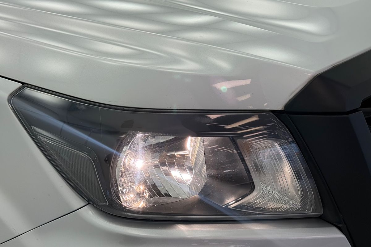 Nissan NAVARA 4X2 2.3 DSL MAN SC CC SL Nissan NAVARA 4X2 2.3 DSL MAN SC CC SL