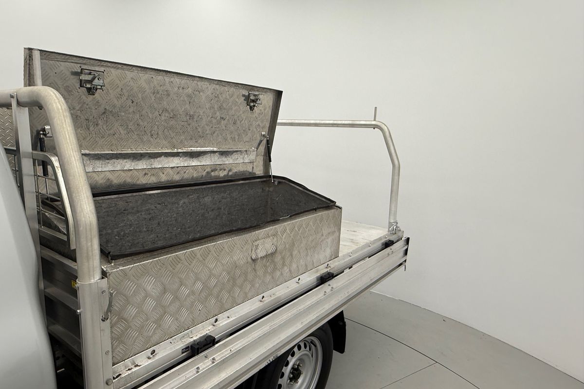 2021 Nissan Navara SL D23 Rear Wheel Drive