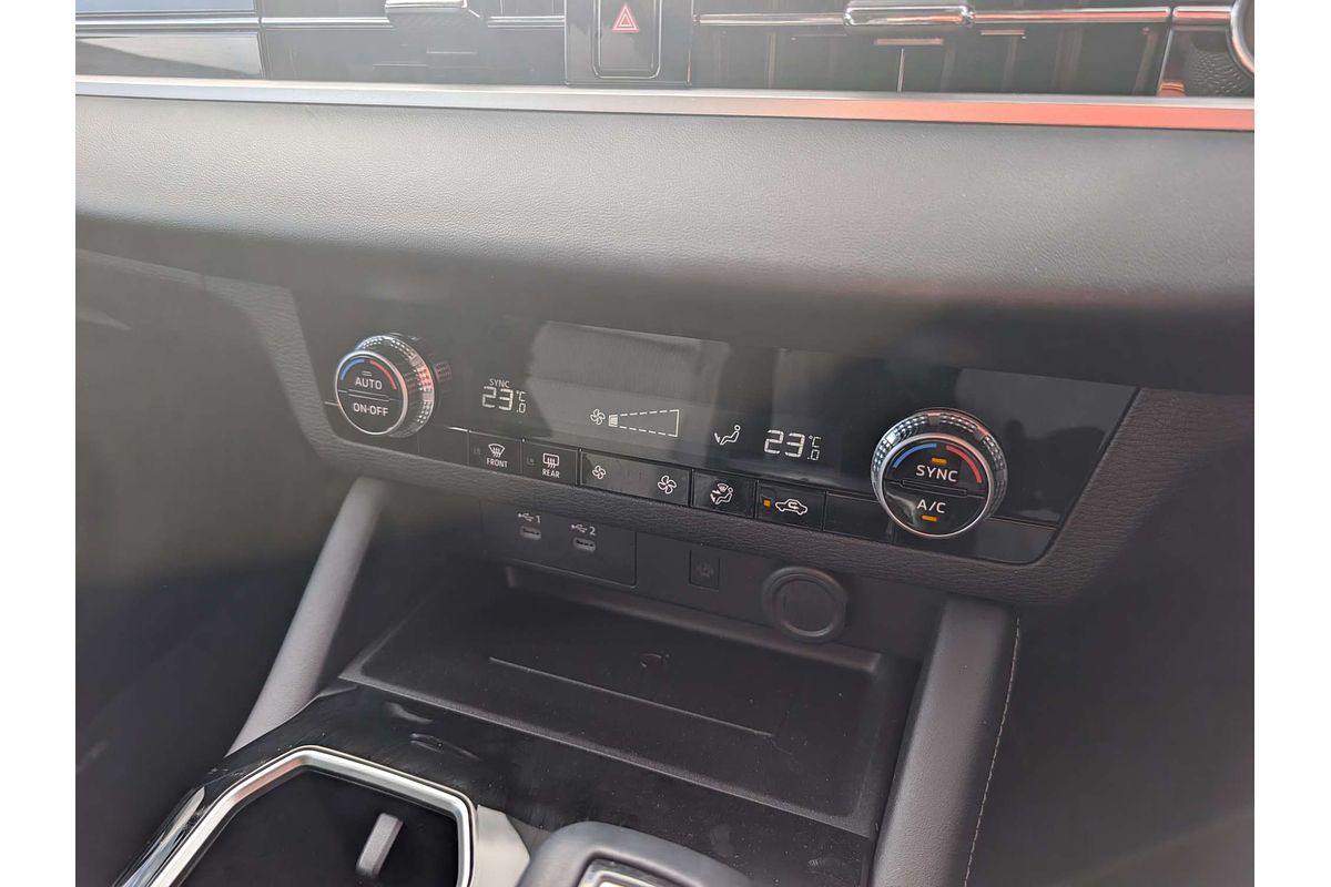 2025 Mitsubishi Outlander LS ZM