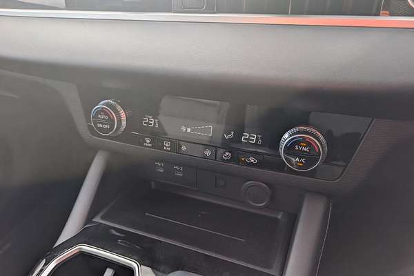 2025 Mitsubishi Outlander LS ZM