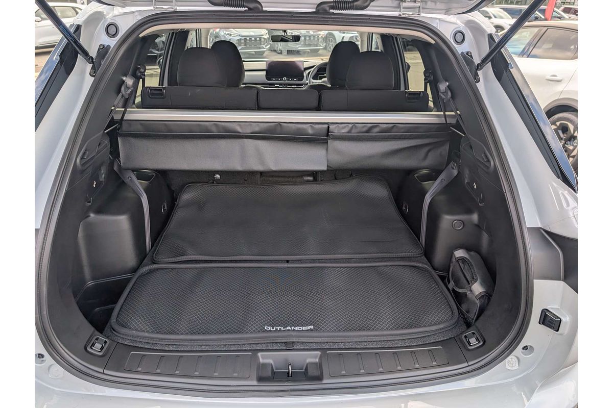 2025 Mitsubishi Outlander LS ZM