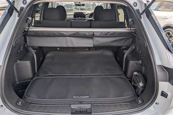 2025 Mitsubishi Outlander LS ZM