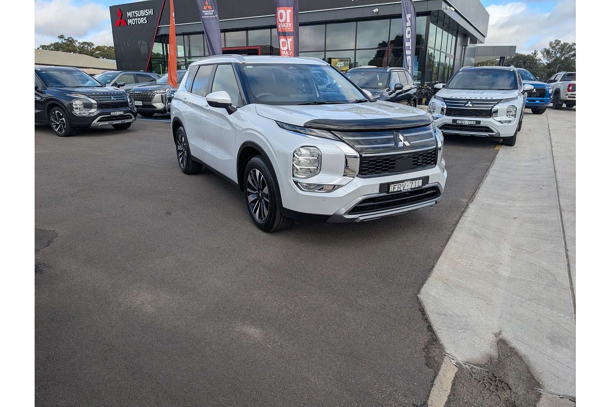 2025 Mitsubishi Outlander LS ZM