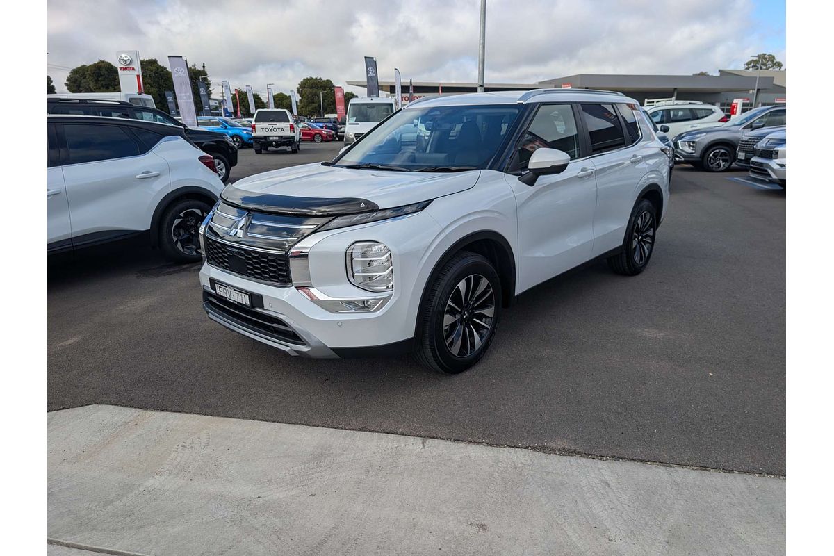 2025 Mitsubishi Outlander LS ZM