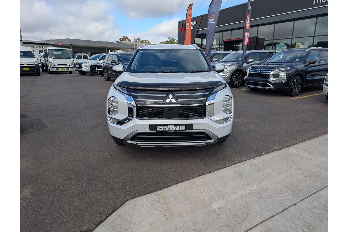 2025 Mitsubishi Outlander LS ZM