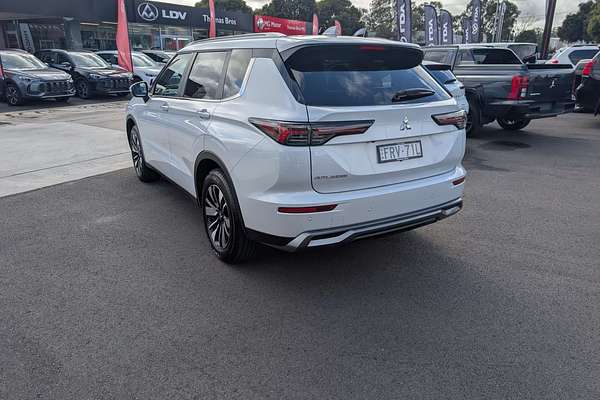 2025 Mitsubishi Outlander LS ZM