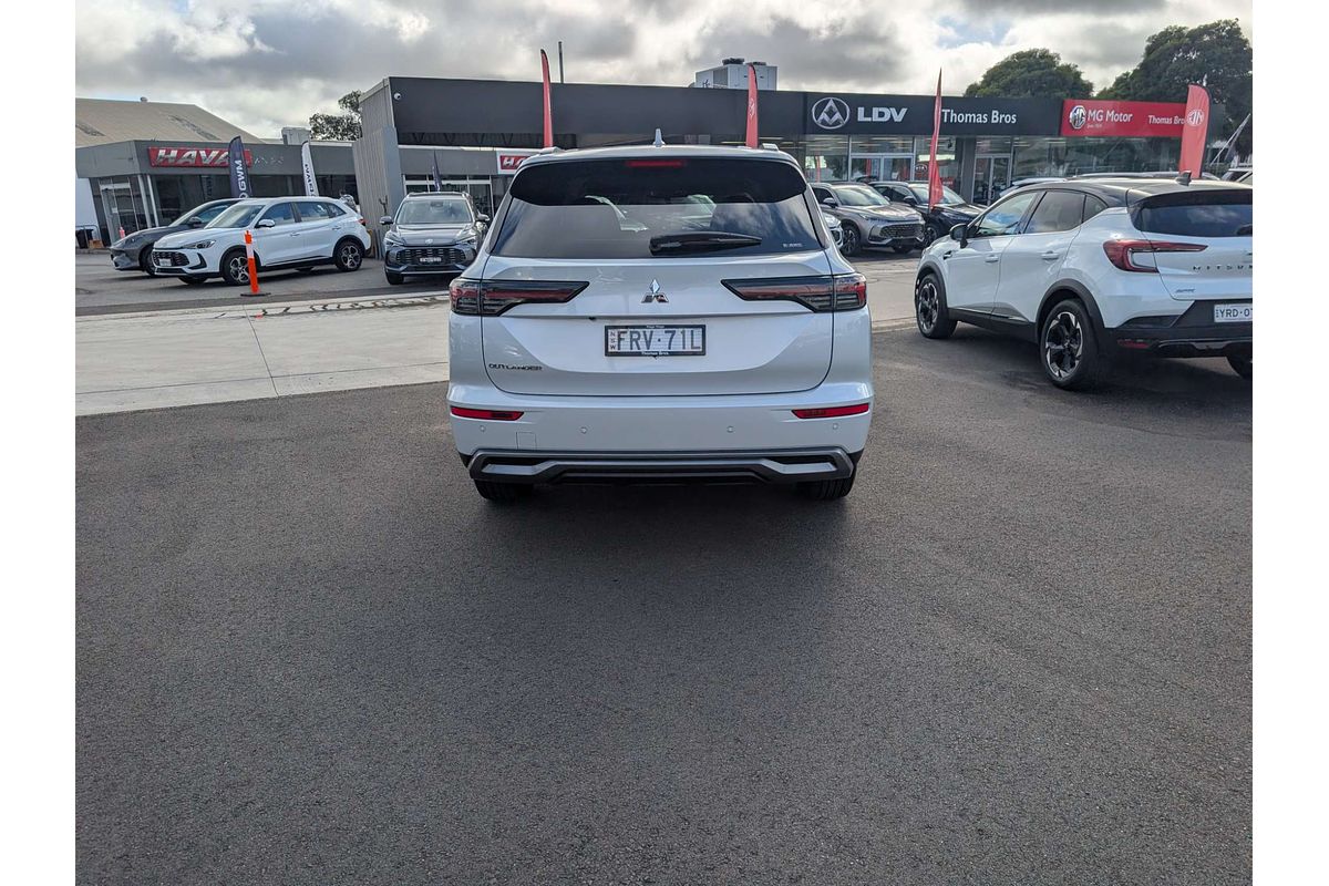 2025 Mitsubishi Outlander LS ZM