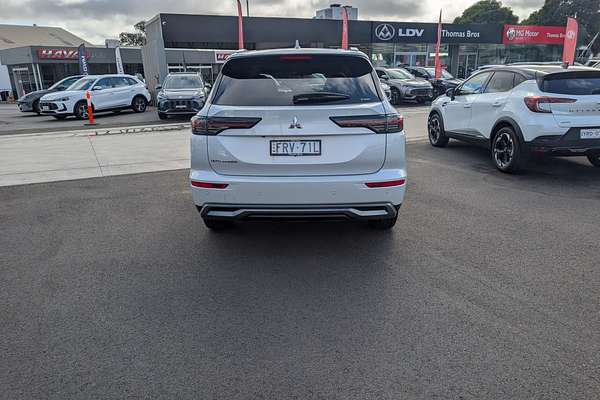 2025 Mitsubishi Outlander LS ZM