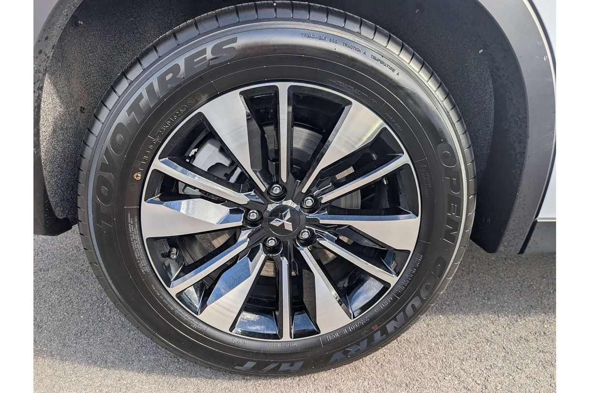 2025 Mitsubishi Outlander LS ZM