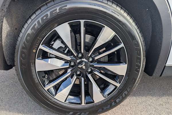 2025 Mitsubishi Outlander LS ZM