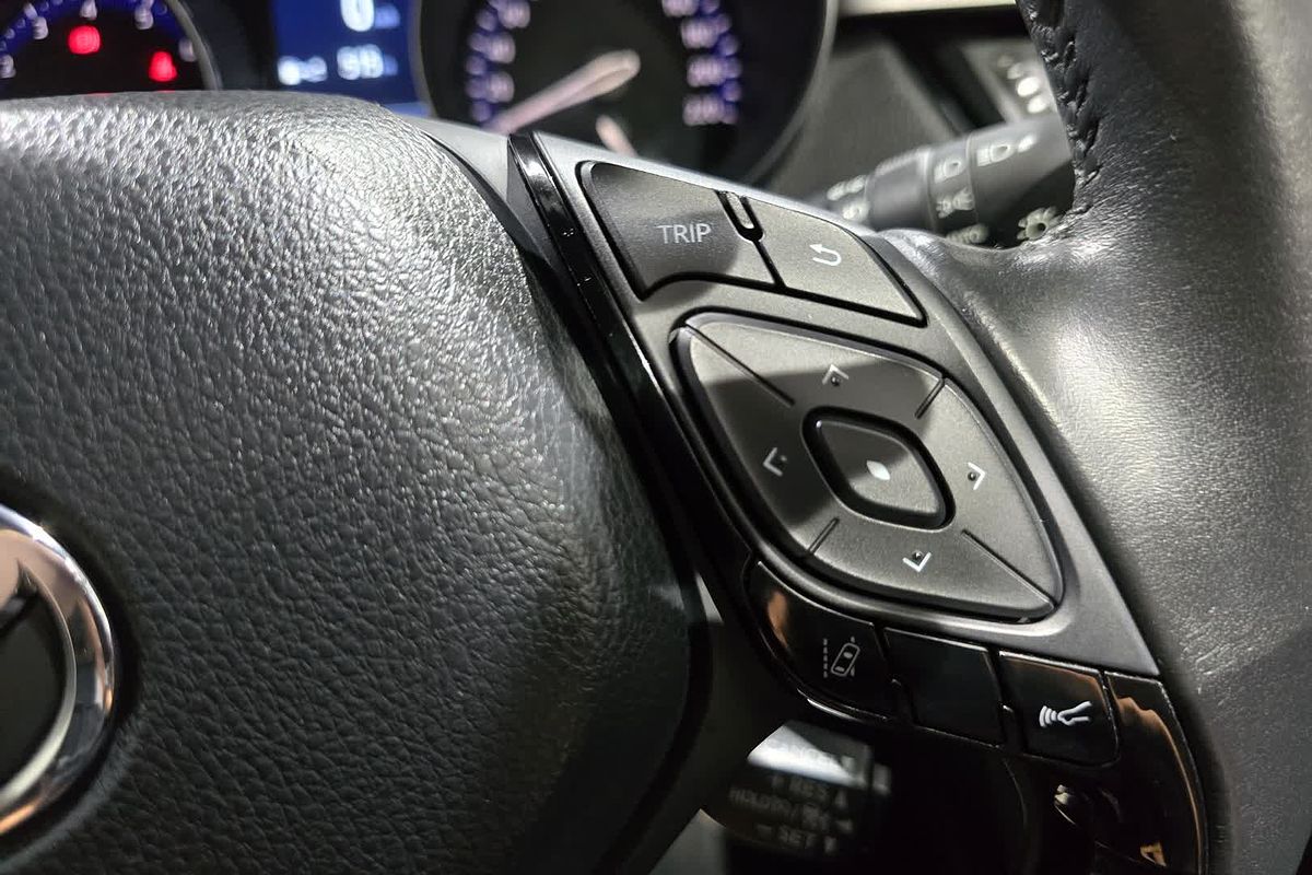 2023 Toyota C-HR GXL NGX10R