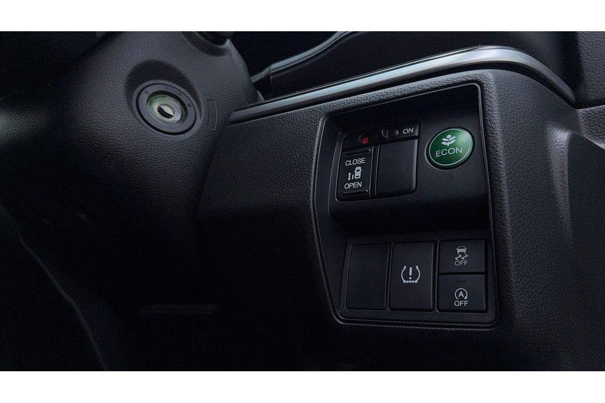 2015 Honda Odyssey VTi 5th Gen