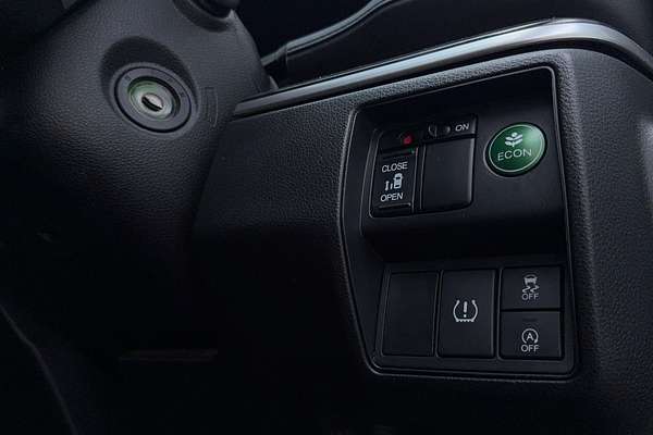 2015 Honda Odyssey VTi 5th Gen