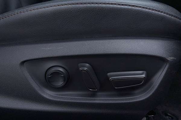 2020 Toyota Camry SL GSV70R