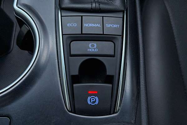 2020 Toyota Camry SL GSV70R