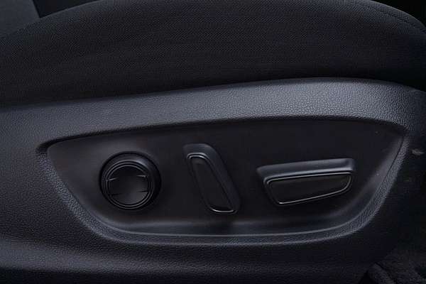 2020 Toyota Camry Ascent Sport AXVH71R