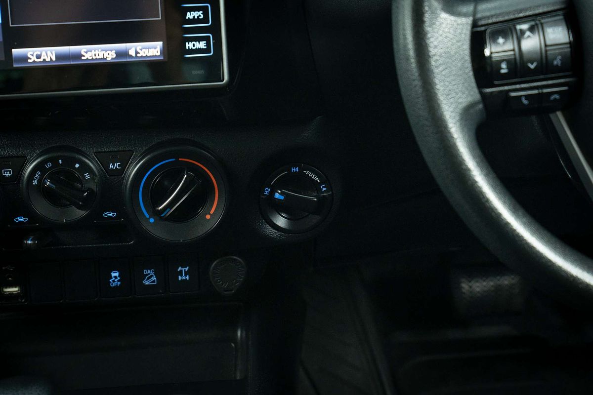 2020 Toyota Hilux SR GUN126R 4X4