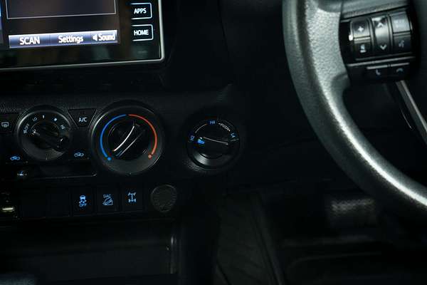 2020 Toyota Hilux SR GUN126R 4X4