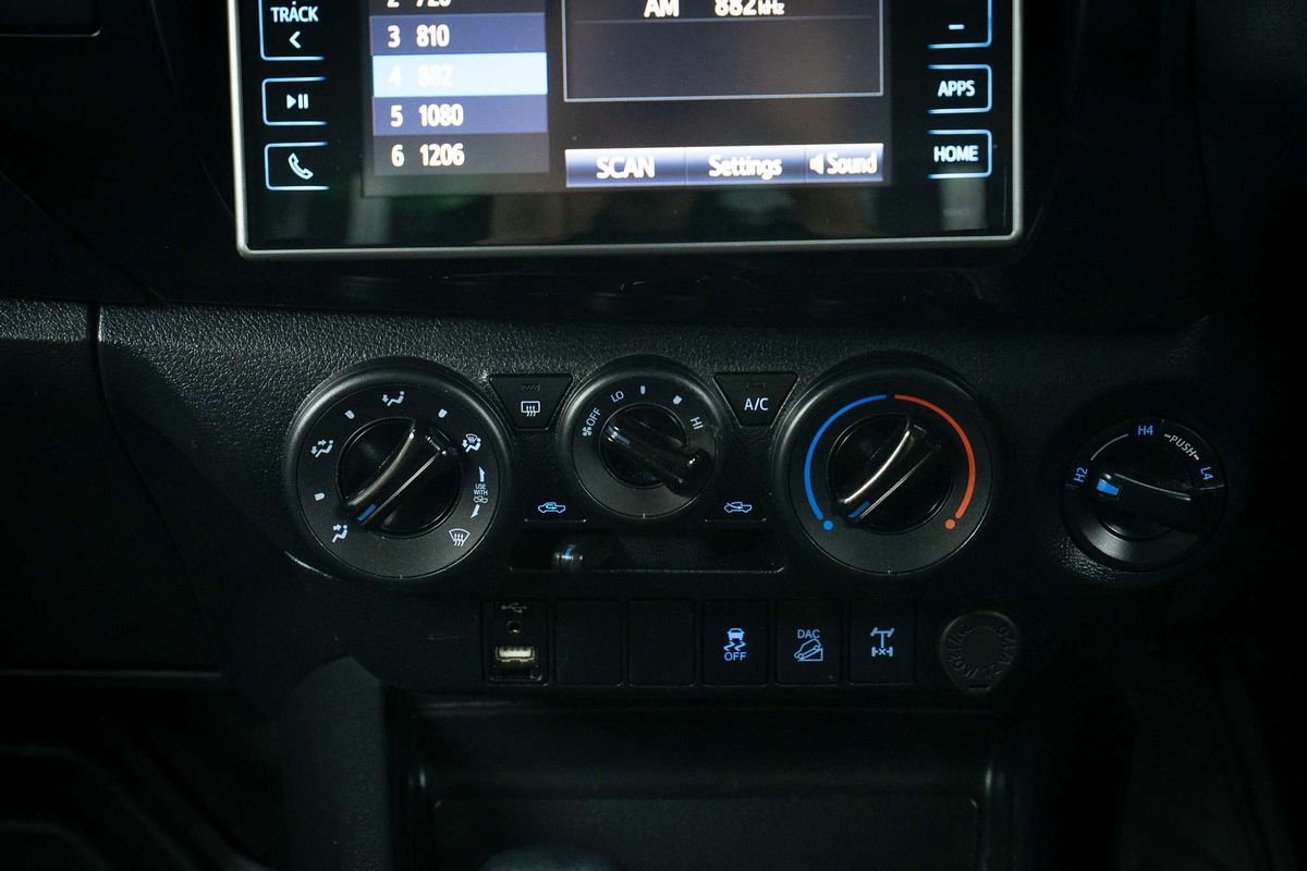 2020 Toyota Hilux SR GUN126R 4X4