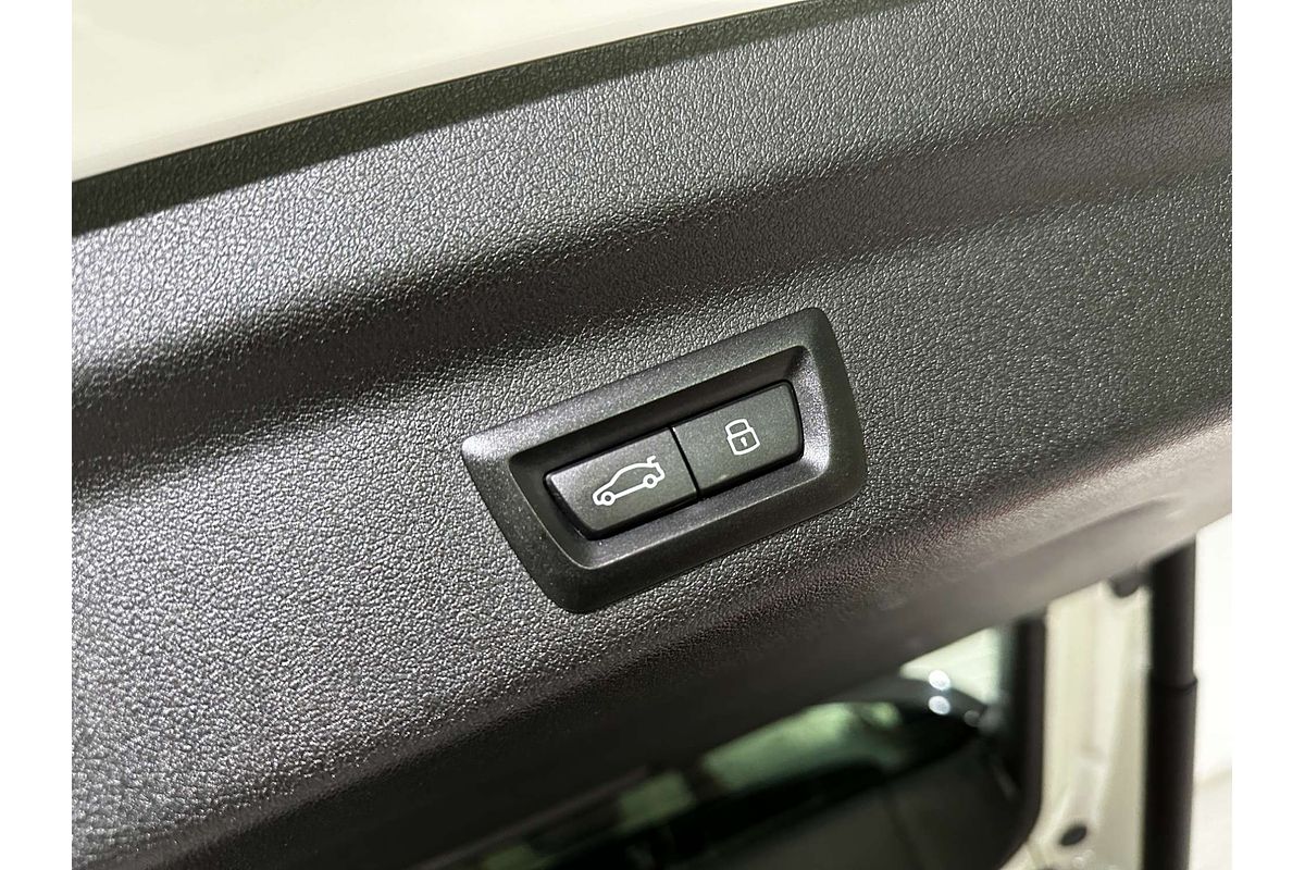 2023 BMW X1 xDrive20i U11