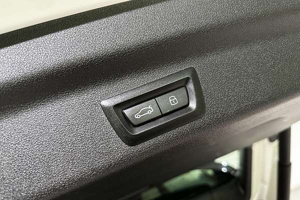 2023 BMW X1 xDrive20i U11