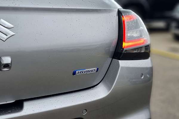 2025 Suzuki Swift Hybrid GLX UZ