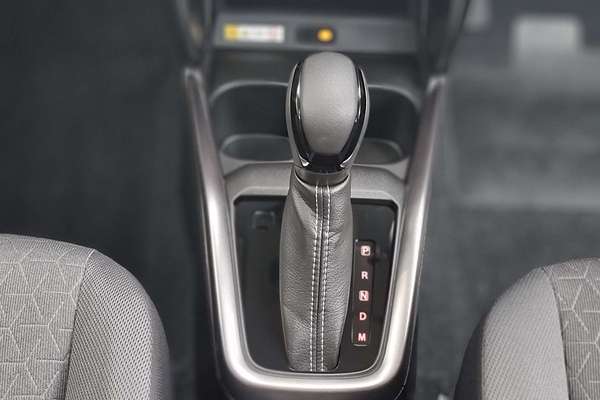 2025 Suzuki Swift Hybrid GLX UZ