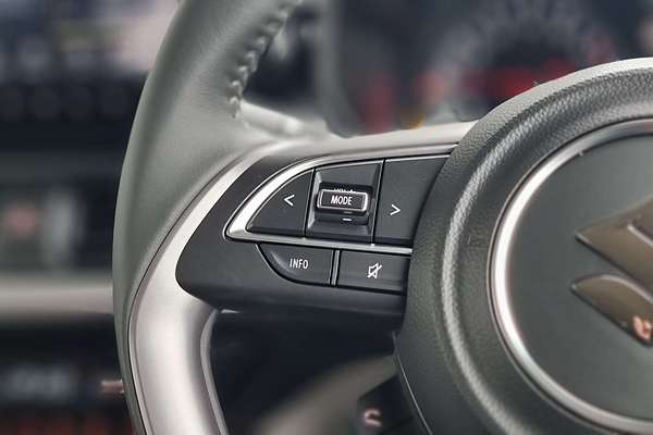 2025 Suzuki Swift Hybrid GLX UZ