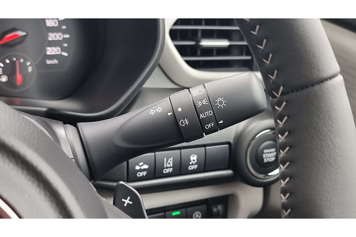 2025 Suzuki Swift Hybrid GLX UZ