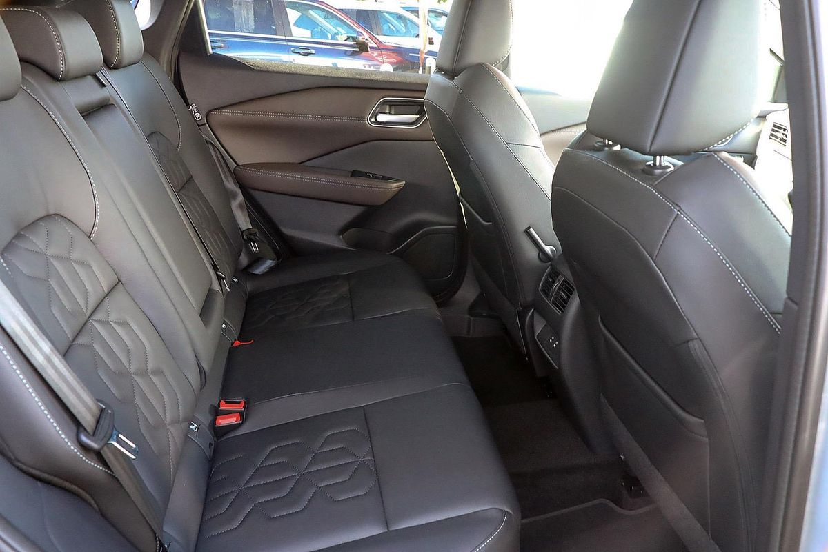 2025 Nissan QASHQAI Ti J12