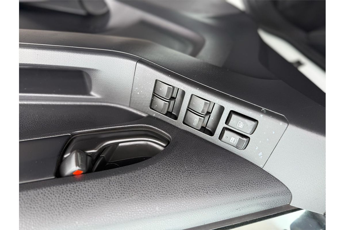 2015 Isuzu D-MAX SX High Ride Rear Wheel Drive