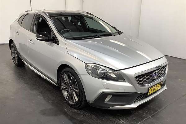 2015 Volvo V40 Cross Country D4 Luxury