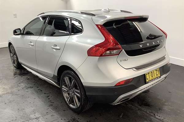 2015 Volvo V40 Cross Country D4 Luxury