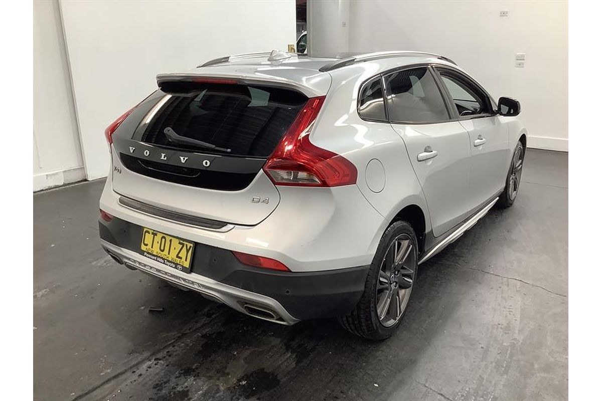 2015 Volvo V40 Cross Country D4 Luxury