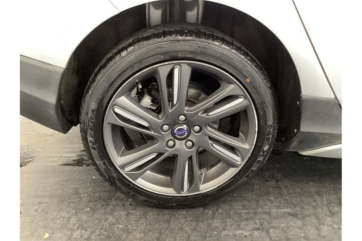 2015 Volvo V40 Cross Country D4 Luxury