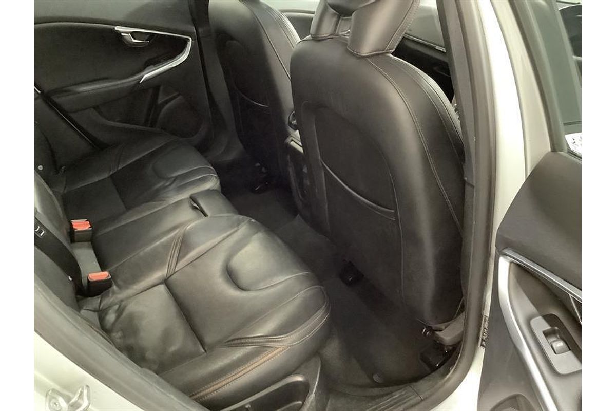 2015 Volvo V40 Cross Country D4 Luxury