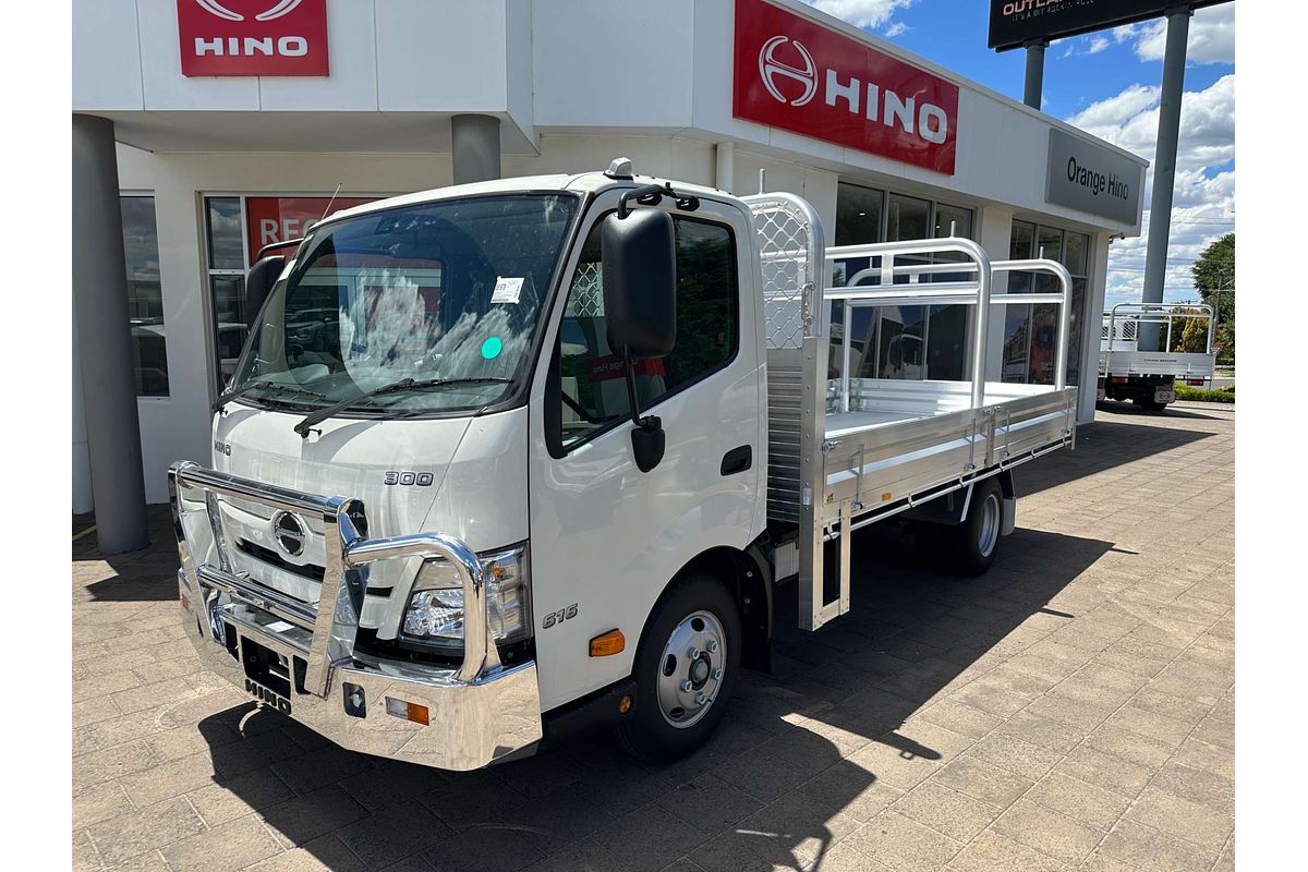 2025 Hino 300 Series 616