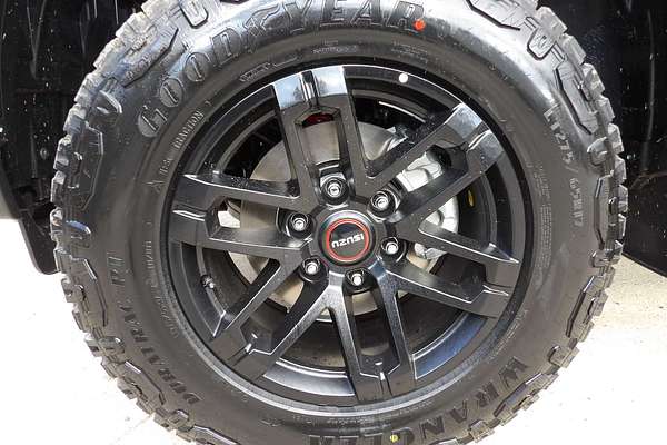 2025 Isuzu D-MAX BLADE 4X4