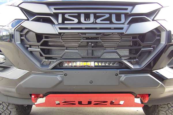 2025 Isuzu D-MAX BLADE 4X4