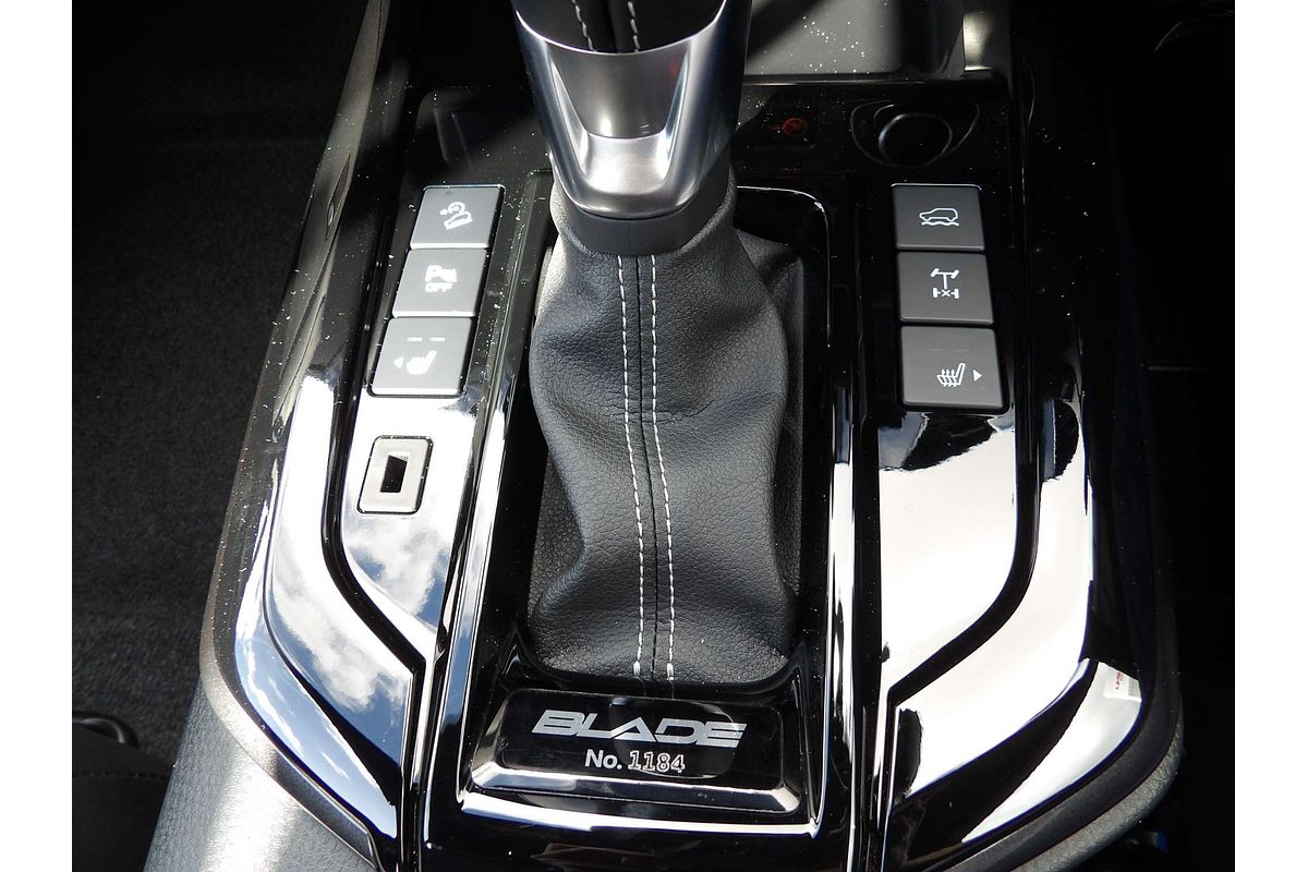 2025 Isuzu D-MAX BLADE 4X4