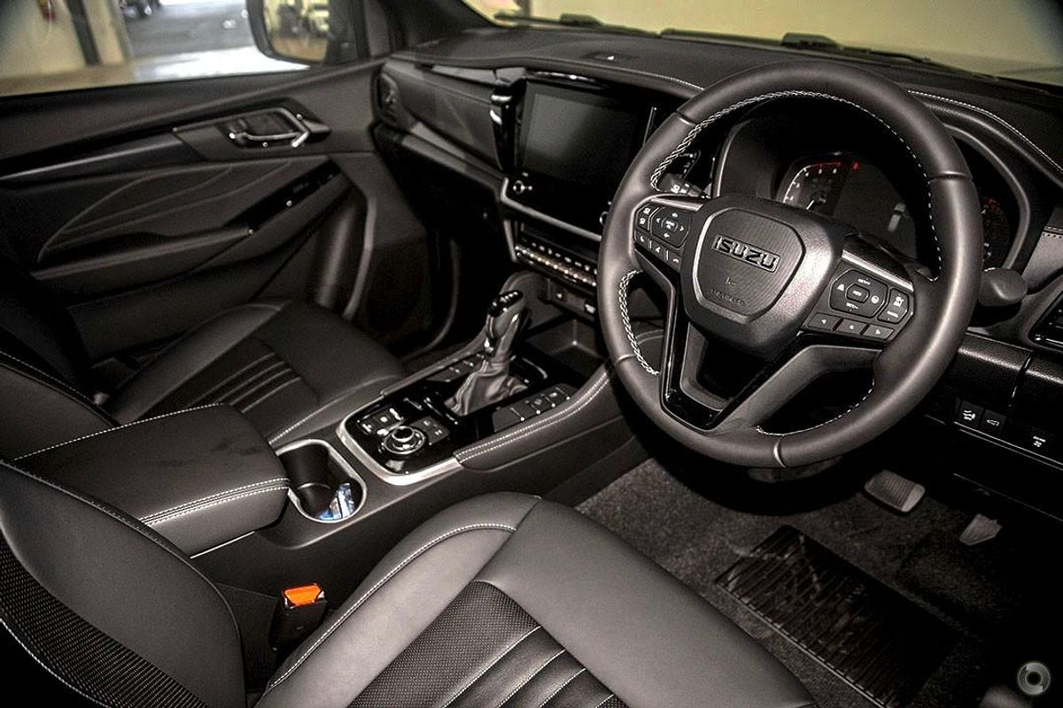 2025 Isuzu MU-X LS-T