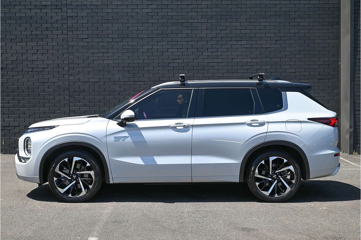 2023 Mitsubishi Outlander PHEV Exceed Tourer ZM
