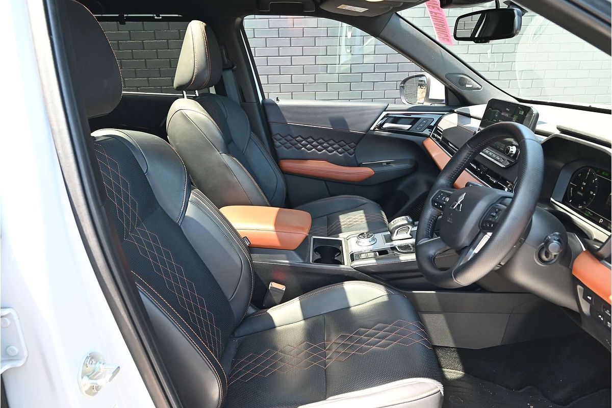 2023 Mitsubishi Outlander PHEV Exceed Tourer ZM