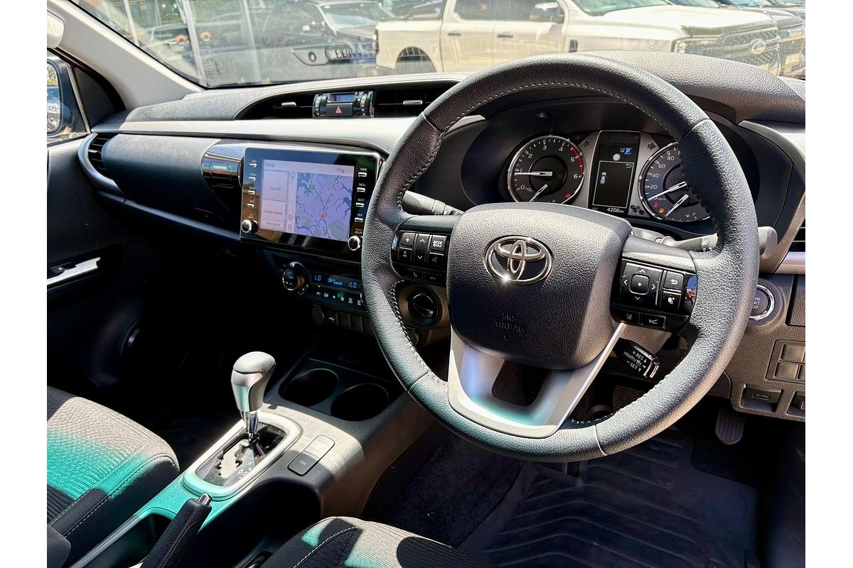 2024 Toyota Hilux SR5 GUN126R 4X4