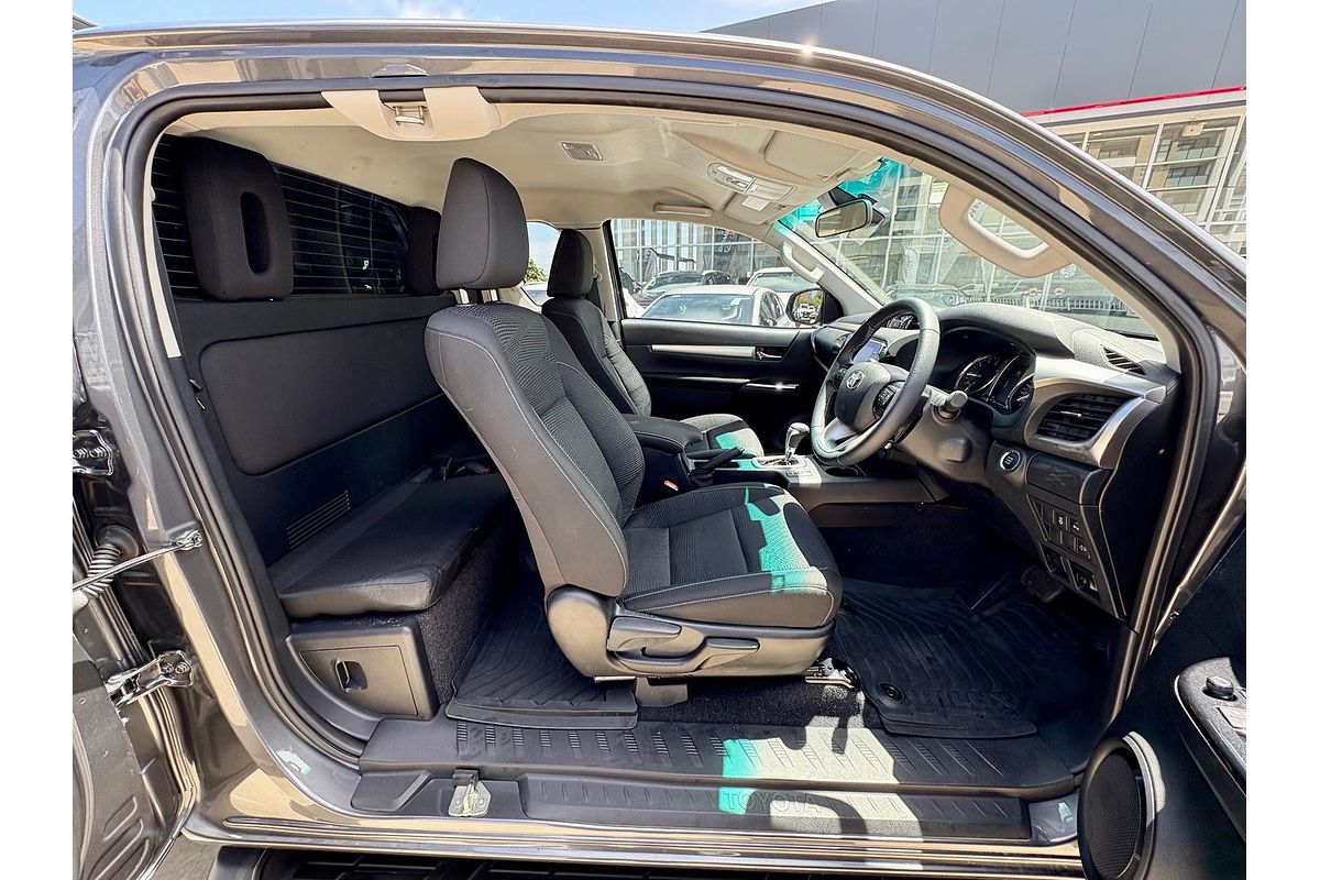 2024 Toyota Hilux SR5 GUN126R 4X4