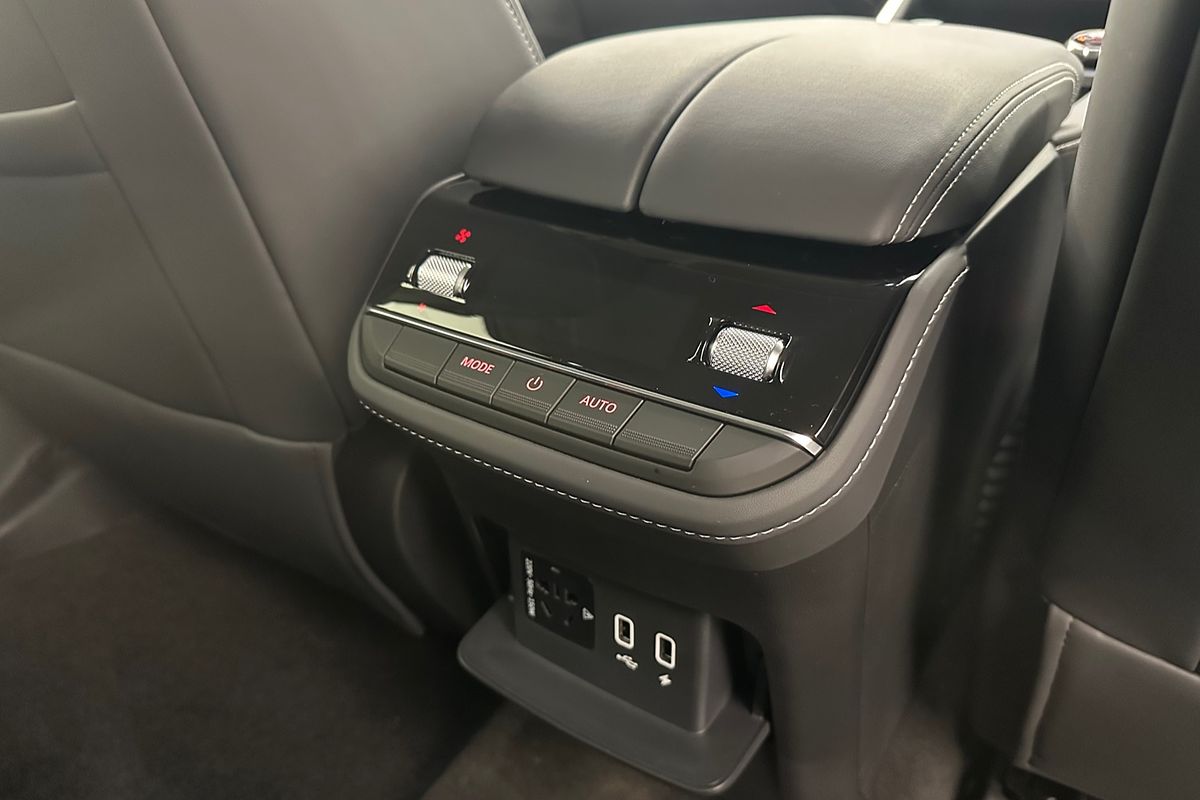 2025 LDV D90 Executive SV9A